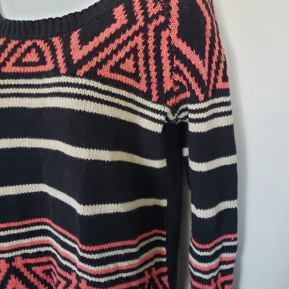 Volcom XS Machu Peaches Sweater Black Coral Ivory Triangle Stripes Pullover Top - Picture 8 of 9